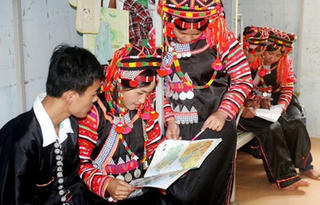 Cấp 18 ấn phẩm báo, tạp chí cho vùng dân tộc thiểu số và miền núi