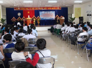Trường Trung cấp nghề Cam Ranh khai giải năm học mới