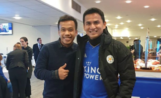 Kiatisak may mắn thoát nạn trong vụ rơi trực thăng của ông chủ Leicester