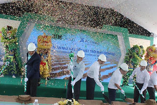 Khởi công dự án Nhà máy điện mặt trời