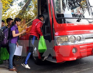 Hỗ trợ đưa công nhân có hoàn cảnh khó khăn về quê đón Tết