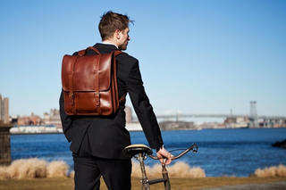 Những lỗi thời trang đàn ông hay mắc khi tới công sở