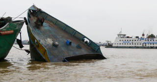 Sà lan tự hành va chạm tàu biển, thuyền trưởng tử vong