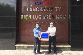 Món quà đặc biệt đến với đồng nghiệp khu vực phía Nam trong ngày Tết Độc lập