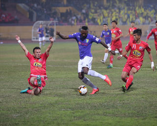 V-League 2017: HA Gia Lai và câu chuyện nghịch lý