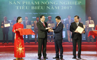 Tôn vinh sản phẩm nông nghiệp tiêu biểu năm 2017