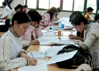 Chuẩn đầu ra ngoại ngữ cho các trường ĐH,CĐ: Phải cập chuẩn và nâng chuẩn