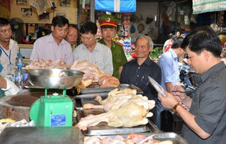 Hà Nội thí điểm thanh tra an toàn thực phẩm tại quận, phường
