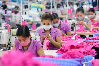 Cam kết lao động: Xu hướng tất yếu