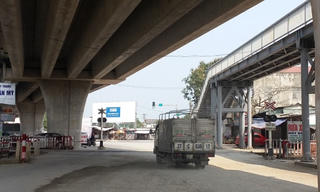 Bất cập những cây cầu vượt