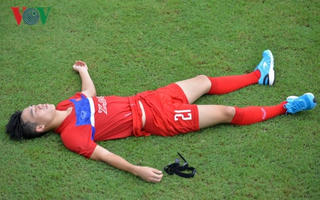 Văn Toàn gặp 'sự cố' ở bài tập rèn thể lực