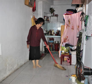 Quảng Nam: Cụ bà 67 tuổi sống trong ngôi nhà ‘4 không’ chưa đến 7 m2