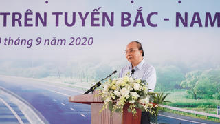 Thủ tướng Nguyễn Xuân Phúc: Phải có ít nhất 5.000 km cao tốc
