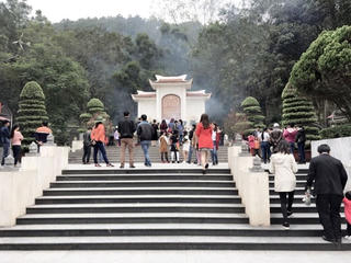 Du lịch tâm linh Hà Tĩnh 'hút' khách ngày Tết