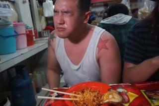 Bị điếc sau khi ăn món 'mì tử thần'