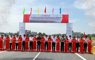Thông xe 2 cầu trên tuyến quốc lộ 10
