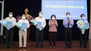 Phó Bí thư Thành ủy kiêm nhiệm Phó Chủ tịch không chuyên trách Ủy ban MTTQ Việt Nam TP HCM