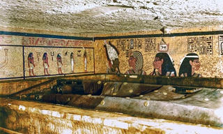 Phát hiện hai phòng giấu châu báu dưới lăng mộ vua Tutankhamun