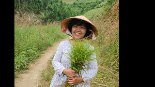 Một ngày mới của nữ trưởng phòng bỏ phố lên rừng làm việc thiện