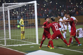 Lộ nội dung 'mật thư' HLV Park Hang Seo trao cho Hồng Duy