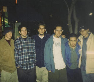 Nhìn lại hình ảnh Chester Bennington thời mới gia nhập Linkin Park