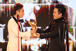 Dư âm Cống hiến