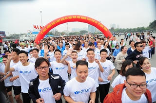 Đông đảo người dân tham gia ngày chạy Olympic