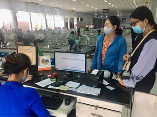 Thưa thớt khách mua vé tàu tết Tân Sửu 2021