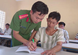 Quy định về chế độ hỗ trợ bảo vệ sức khỏe đối với cán bộ quản lý phạm nhân