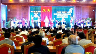 Gặp mặt văn nghệ sĩ, trí thức và báo giới trên địa bàn Đắk Lắk
