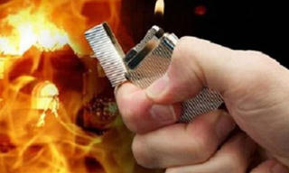 Ghen tuông, chồng tẩm xăng đốt vợ