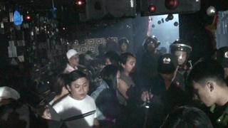 Đột kích quán bar, phát hiện nhiều người sử dụng ma túy