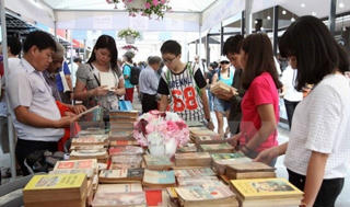 Lễ hội Đường Sách Tết Đinh Dậu năm 2017