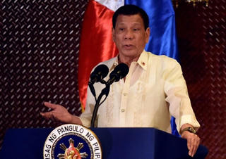 Philippines kéo dài thiết quân luật