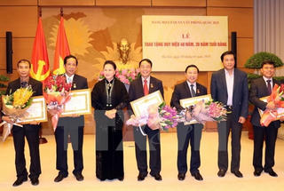 Đảng viên nhiều năm tuổi Đảng luôn là tấm gương sáng cho thế hệ trẻ noi theo