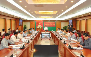 Mạnh mẽ chống tiêu cực