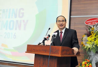 Chủ tịch Nguyễn Thiện Nhân dự lễ Khai giảng tại trường Đại học Việt Đức