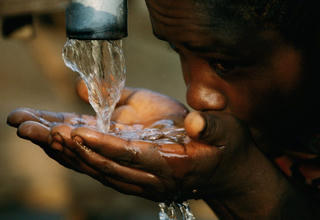 Nước thải đô thị chưa qua xử lý: Nguy hại tới sức khỏe con người