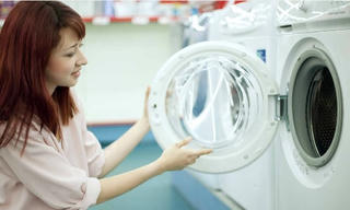 Tôi tiết kiệm nhờ học cách dùng 'hàng hiệu' của mẹ chồng