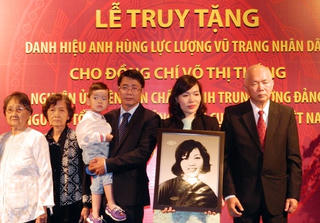 Truy tặng danh hiệu Anh hùng LLVTND cho bà Võ Thị Thắng