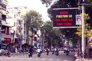 ‘Không Pokemon GO khi tham gia giao thông’
