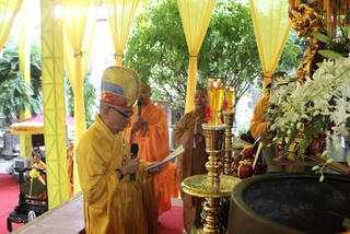Lãnh đạo tỉnh Khánh Hòa viếng Phó Pháp chủ Thích Thiện Bình