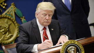 Lệnh cấm nhập cảnh phiên bản 2.0 của ông Trump có gì mới?