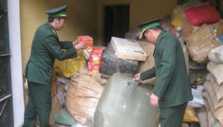 Nóng bỏng buôn lậu vùng biên