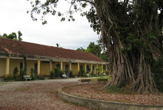 Thầy giáo trường làng