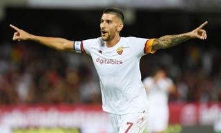 Sao tuyển Ý lập cú đúp, AS Roma của Mourinho ‘bay cao’ tại Serie A