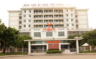 Chăm cha tại bệnh viện, thiếu nữ 19 tuổi nhảy lầu