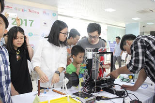 Trải nghiệm khoa học trong ngày hội STEM