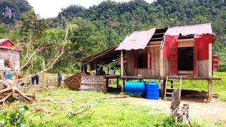 [ẢNH] Lần đầu tiên người A Rem hứng chịu gió bão kinh hoàng