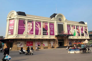 Trung tâm thương mại: Hiện đại và... đìu hiu